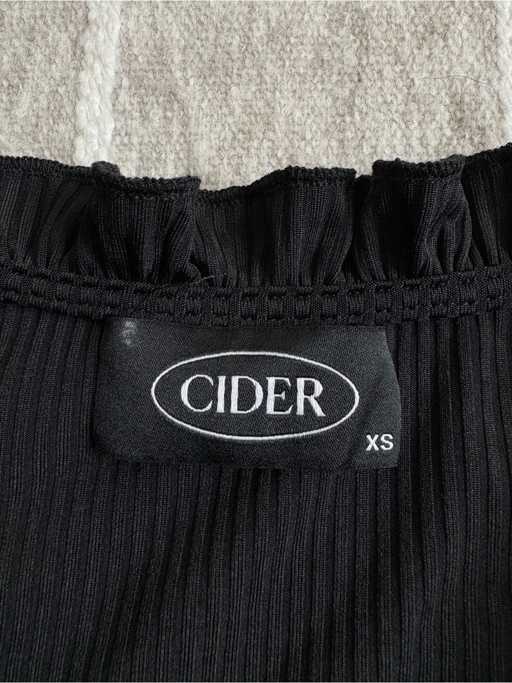 Cider Rose Ruffled Button Down Crop Top - Picture 4 of 4